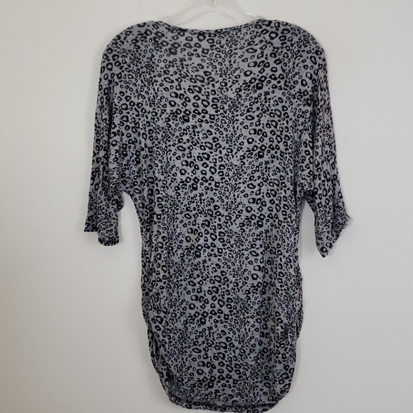 Robin's Nest Gray & Black Animal Print Maternity Top (Appears S/M Read Below) L - Picture 7 of 12